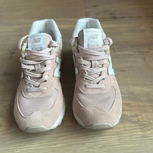 Women’s classic New Balance sneakers